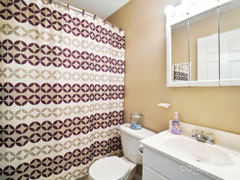 511 Anderson Road, Albemarle, NC 28001.  MLS# CAR4293619, YatesRealty ID 35235. Guest bath