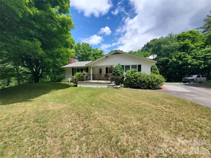 886 Hanging Rock Road, Spruce Pine, NC 28777.  MLS# CAR4401130, YatesRealty ID 35235. 