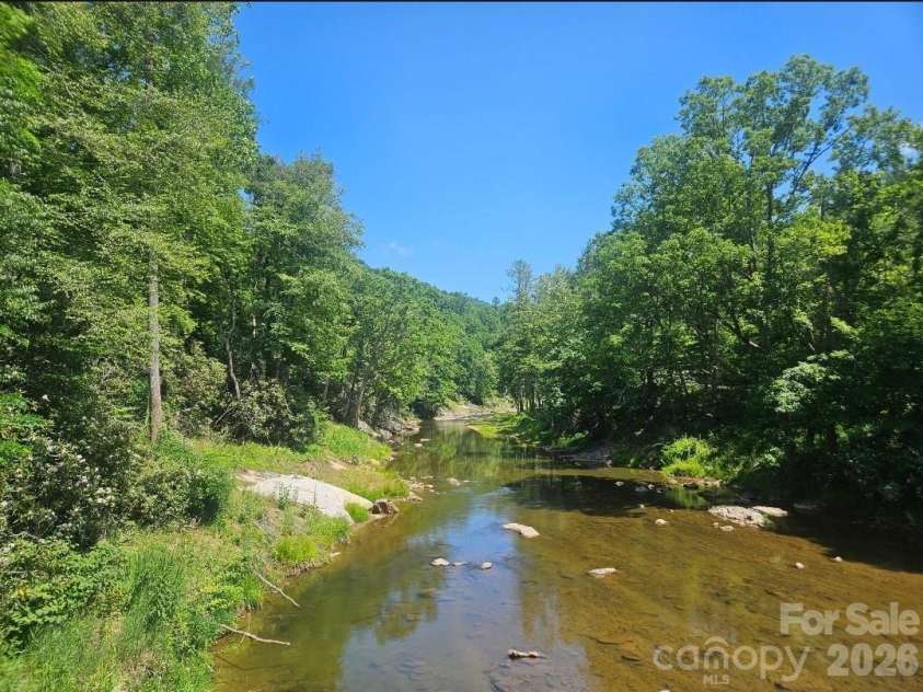 886 Hanging Rock Road, Spruce Pine, NC 28777.  MLS# CAR4401130, YatesRealty ID 35235. 