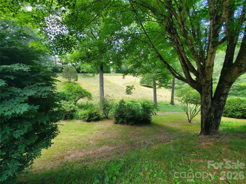 886 Hanging Rock Road, Spruce Pine, NC 28777.  MLS# CAR4401130, YatesRealty ID 35235. 