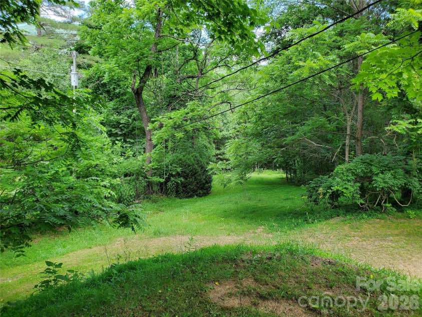 886 Hanging Rock Road, Spruce Pine, NC 28777.  MLS# CAR4401130, YatesRealty ID 35235. 