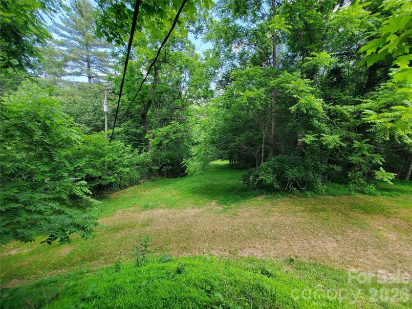 886 Hanging Rock Road, Spruce Pine, NC 28777.  MLS# CAR4401130, YatesRealty ID 35235. 