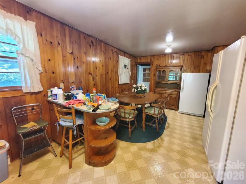 886 Hanging Rock Road, Spruce Pine, NC 28777.  MLS# CAR4401130, YatesRealty ID 35235. 