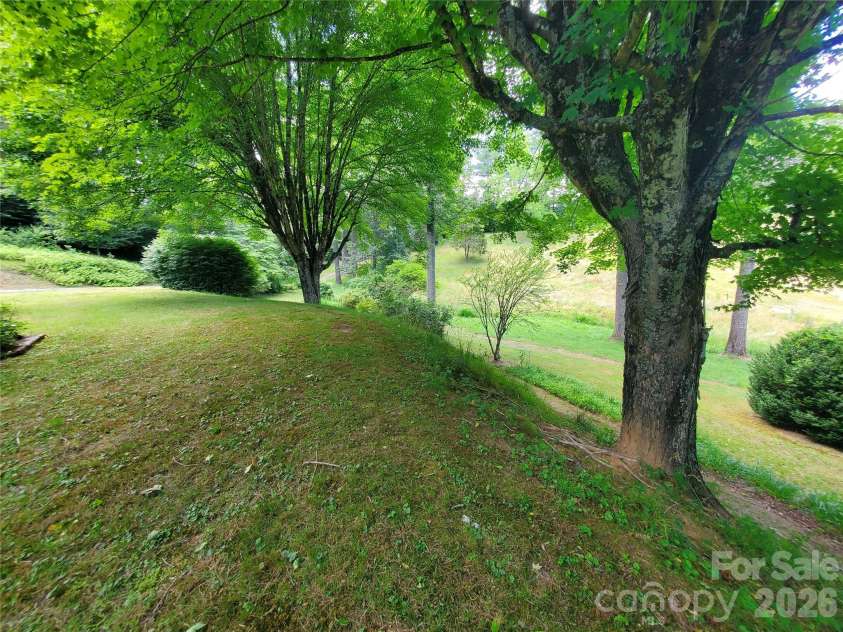 886 Hanging Rock Road, Spruce Pine, NC 28777.  MLS# CAR4401130, YatesRealty ID 35235. 
