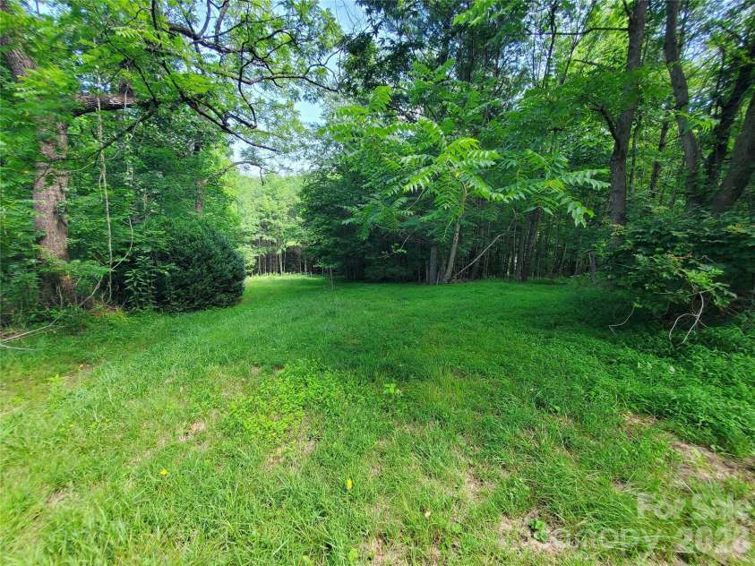 886 Hanging Rock Road, Spruce Pine, NC 28777.  MLS# CAR4401130, YatesRealty ID 35235. 