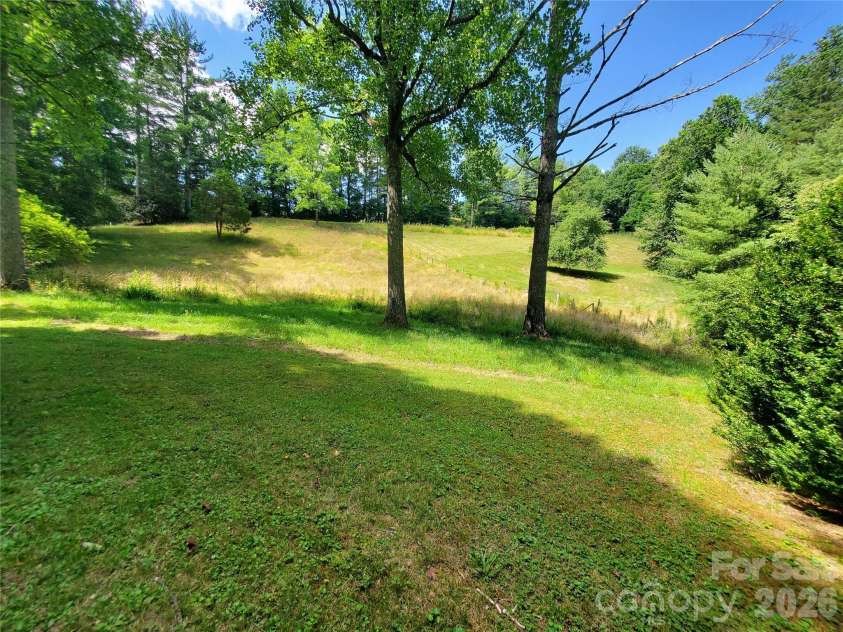 886 Hanging Rock Road, Spruce Pine, NC 28777.  MLS# CAR4401130, YatesRealty ID 35235. 