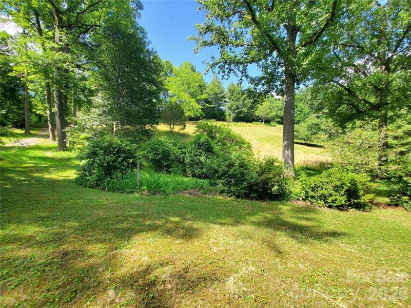 886 Hanging Rock Road, Spruce Pine, NC 28777.  MLS# CAR4401130, YatesRealty ID 35235. 