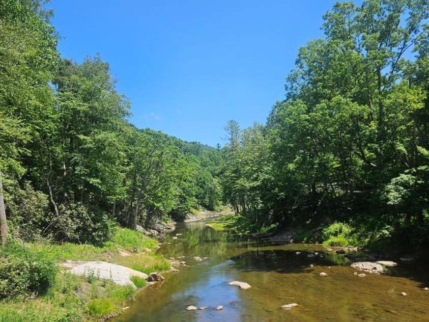 886 Hanging Rock Road, Spruce Pine, NC 28777.  MLS# CAR4401130, YatesRealty ID 35235. 