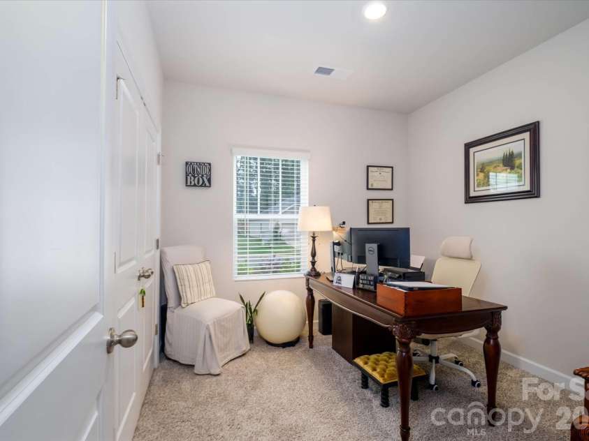 4518 Duplin Drive, Charlotte, NC 28214.  MLS# CAR4386014, YatesRealty ID 35236. 