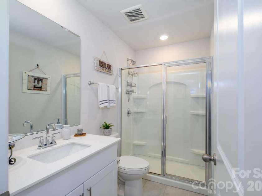 4518 Duplin Drive, Charlotte, NC 28214.  MLS# CAR4386014, YatesRealty ID 35236. 