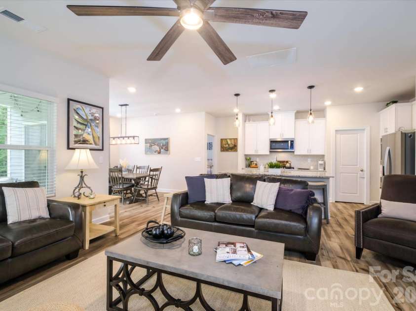 4518 Duplin Drive, Charlotte, NC 28214.  MLS# CAR4386014, YatesRealty ID 35236. 