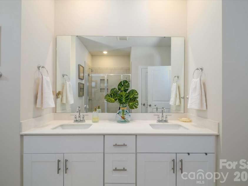 4518 Duplin Drive, Charlotte, NC 28214.  MLS# CAR4386014, YatesRealty ID 35236. 