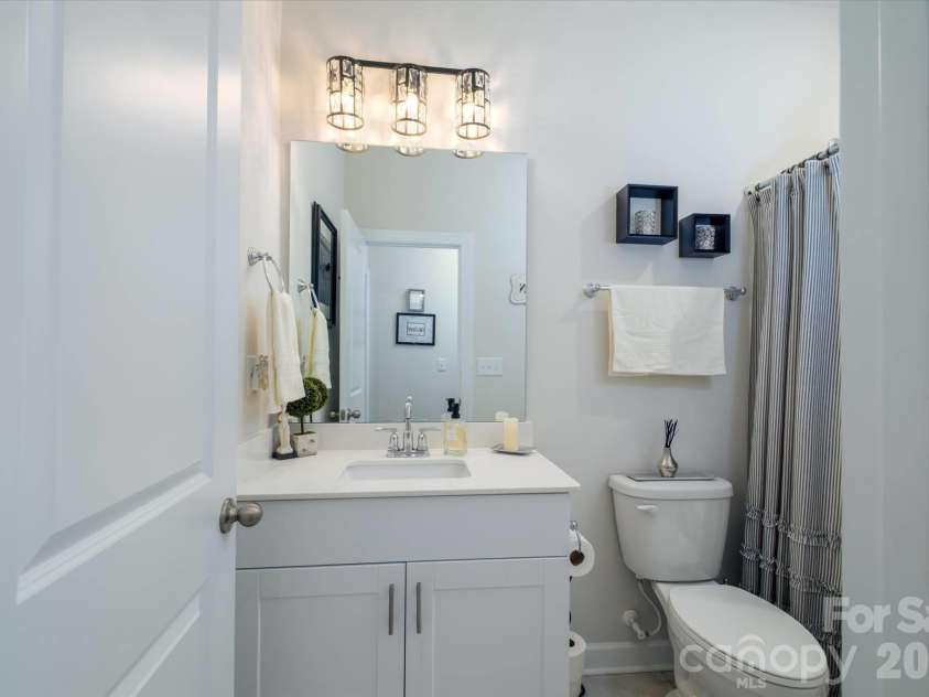 4518 Duplin Drive, Charlotte, NC 28214.  MLS# CAR4386014, YatesRealty ID 35236. 