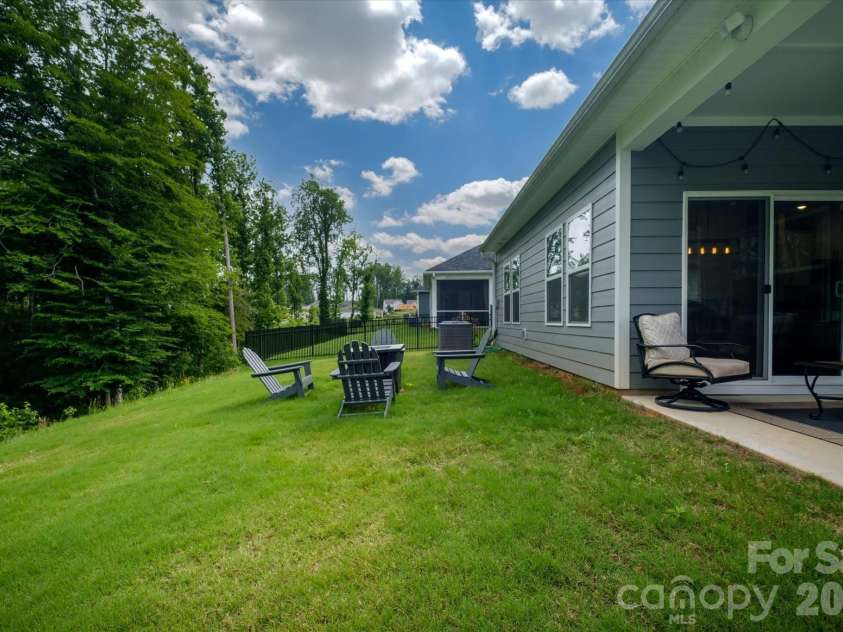 4518 Duplin Drive, Charlotte, NC 28214.  MLS# CAR4386014, YatesRealty ID 35236. 