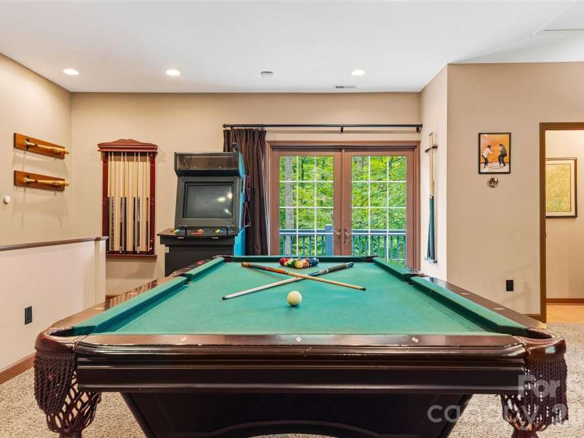 61 Scroops Drive, Swannanoa, NC 28778.  MLS# CAR4393585, YatesRealty ID 35237. 