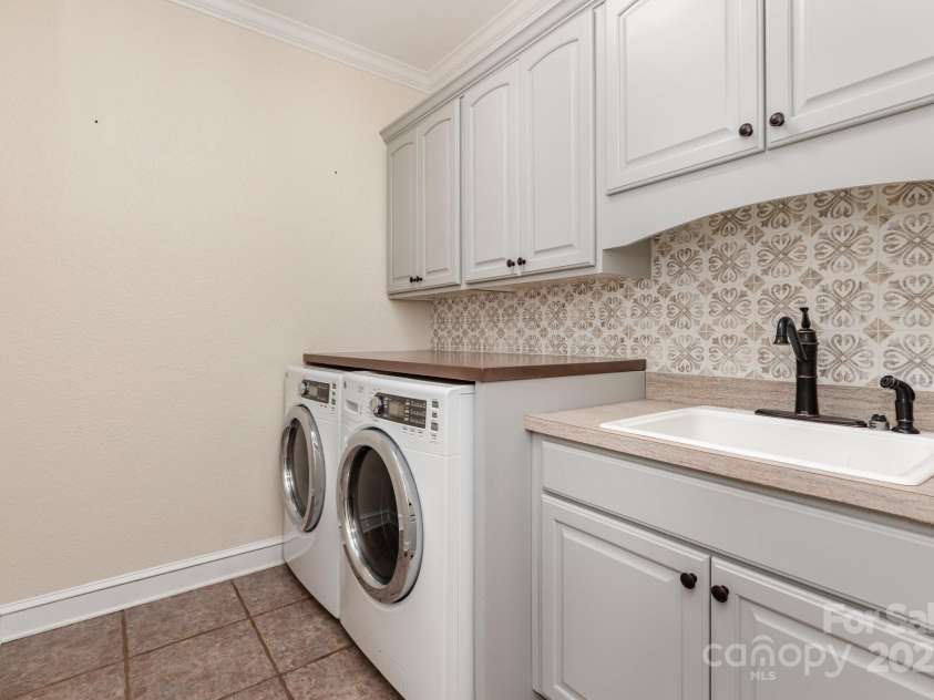 3646 Hogan Court, Conover, NC 28613.  MLS# CAR4321487, YatesRealty ID 35238. 