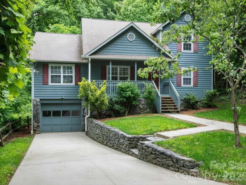 44 Leisure Mountain Road, Asheville, NC 28804.  MLS# CAR4349141, YatesRealty ID 35239. 