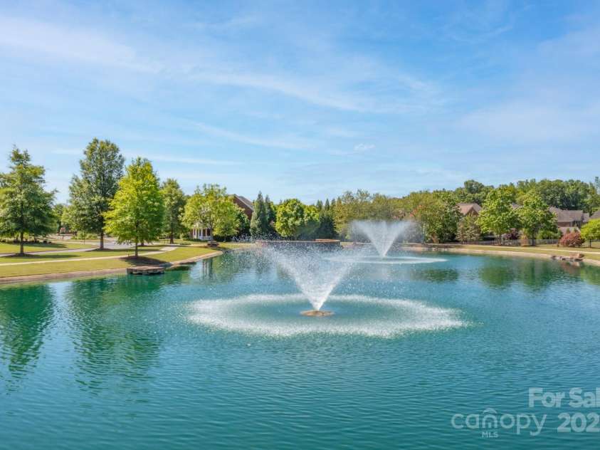 10005 Chimney Drive, Waxhaw, NC 28173.  MLS# CAR4235239, YatesRealty ID 3524. 