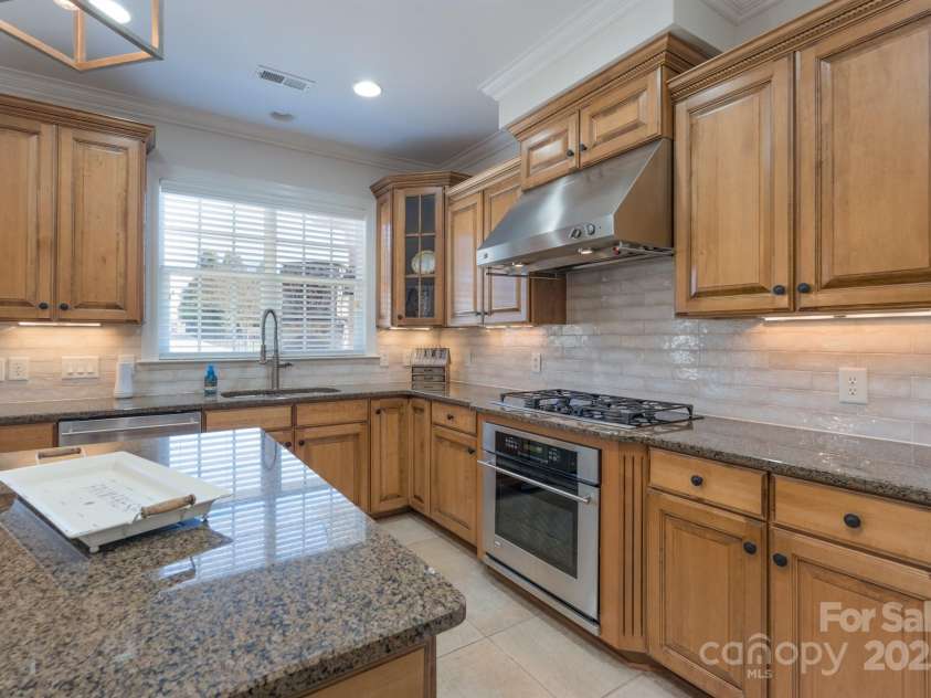 10005 Chimney Drive, Waxhaw, NC 28173.  MLS# CAR4235239, YatesRealty ID 3524. Kitchen Countertops and Island
