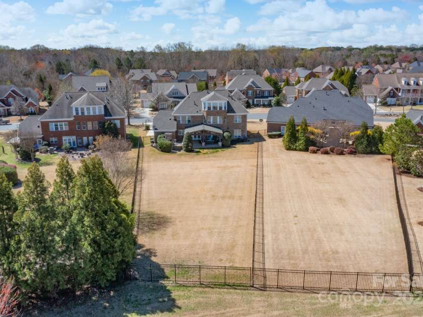 10005 Chimney Drive, Waxhaw, NC 28173.  MLS# CAR4235239, YatesRealty ID 3524. Rear Yard