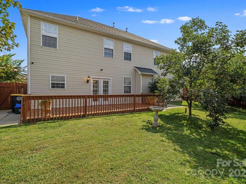 2 Breyerton Court, Asheville, NC 28804.  MLS# CAR4296614, YatesRealty ID 3524. 