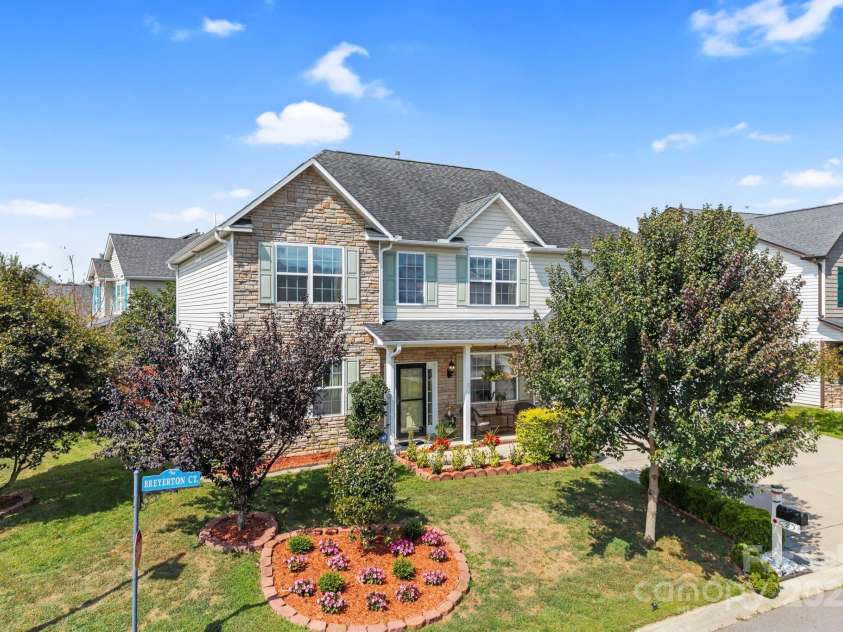 2 Breyerton Court, Asheville, NC 28804.  MLS# CAR4296614, YatesRealty ID 3524. 