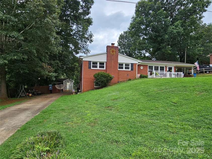 116 Hilltop Avenue, Valdese, NC 28690.  MLS# CAR4289208, YatesRealty ID 35240. 