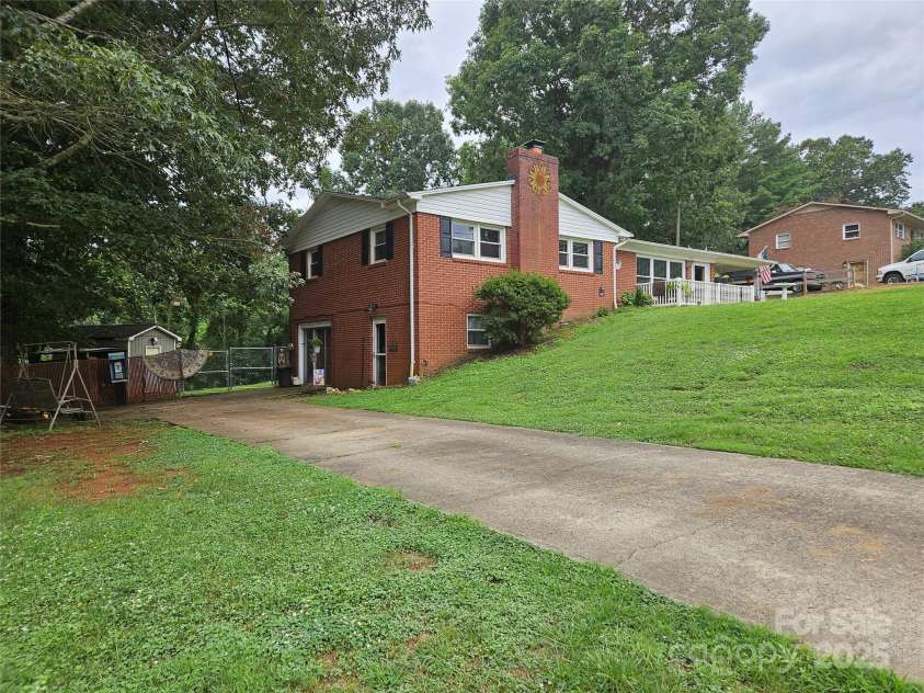 116 Hilltop Avenue, Valdese, NC 28690.  MLS# CAR4289208, YatesRealty ID 35240. 