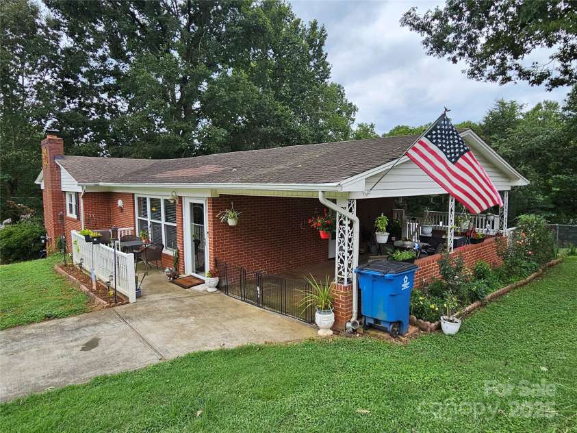 116 Hilltop Avenue, Valdese, NC 28690.  MLS# CAR4289208, YatesRealty ID 35240. 