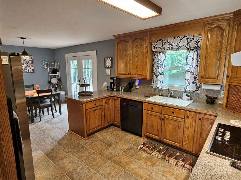 116 Hilltop Avenue, Valdese, NC 28690.  MLS# CAR4289208, YatesRealty ID 35240. 