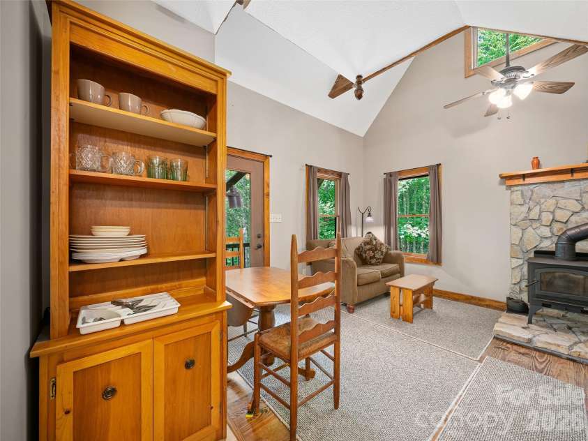 262 Little Pond Drive, Burnsville, NC 28714.  MLS# CAR4399140, YatesRealty ID 35241. 
