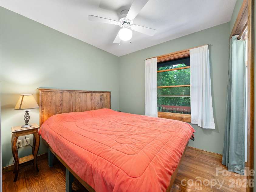 262 Little Pond Drive, Burnsville, NC 28714.  MLS# CAR4399140, YatesRealty ID 35241. 