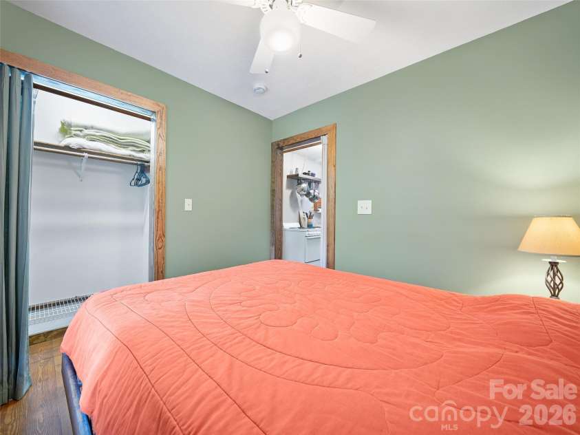 262 Little Pond Drive, Burnsville, NC 28714.  MLS# CAR4399140, YatesRealty ID 35241. 