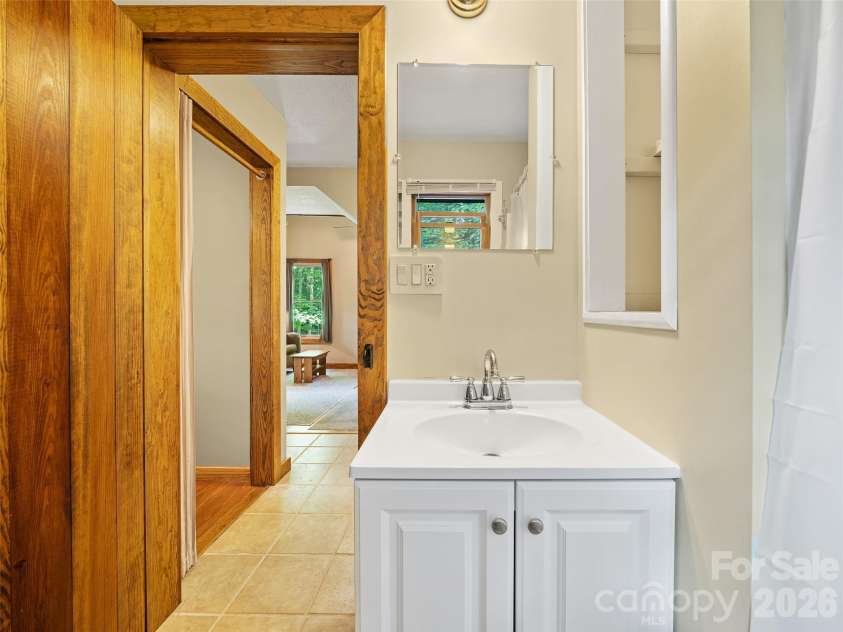 262 Little Pond Drive, Burnsville, NC 28714.  MLS# CAR4399140, YatesRealty ID 35241. 