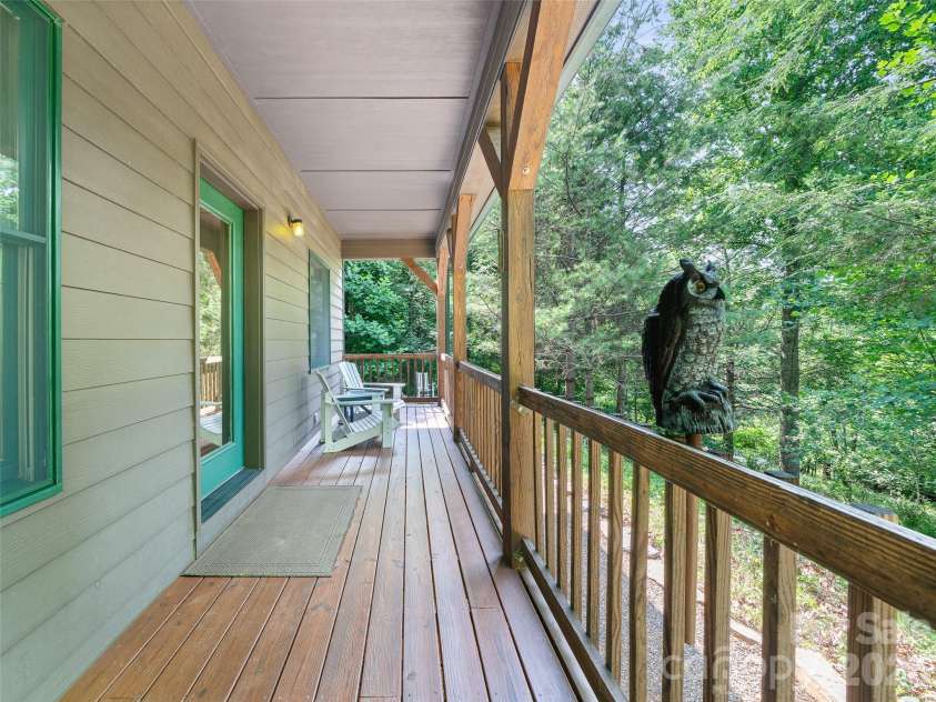 262 Little Pond Drive, Burnsville, NC 28714.  MLS# CAR4399140, YatesRealty ID 35241. 