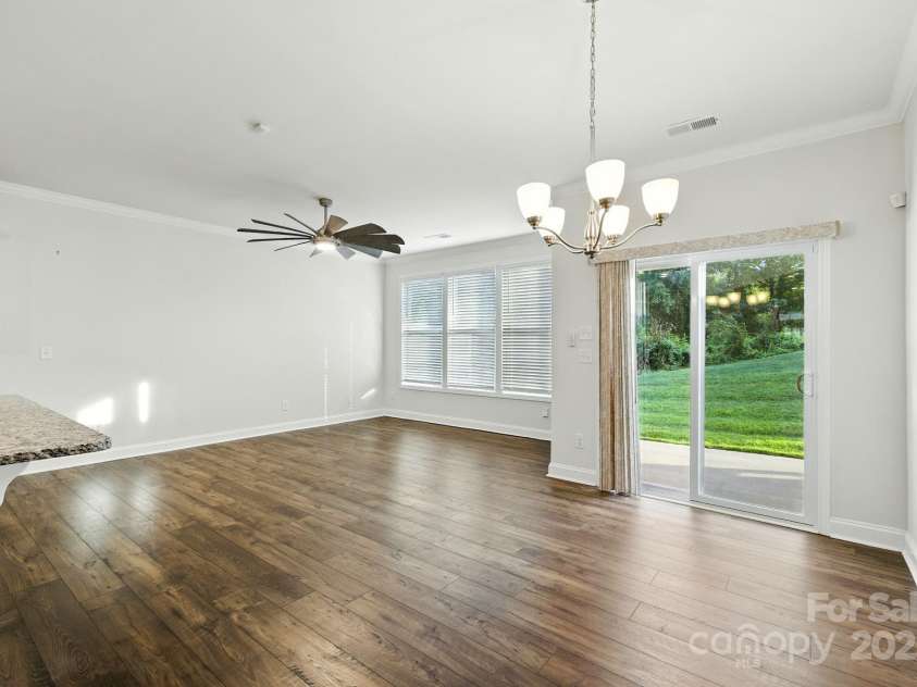 607 Santa Clara Drive, Asheville, NC 28806.  MLS# CAR4297182, YatesRealty ID 35241. 