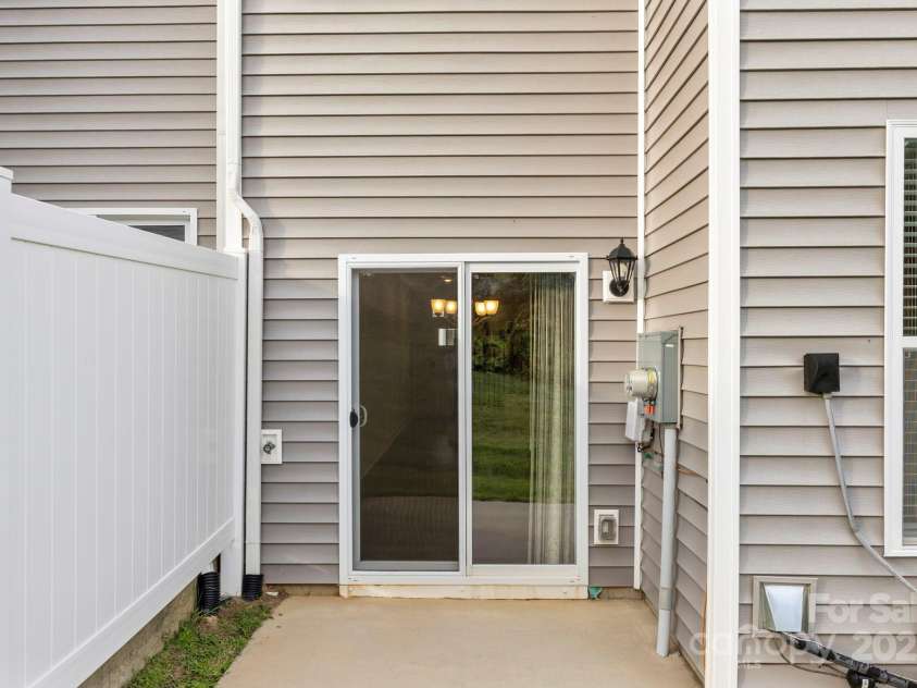 607 Santa Clara Drive, Asheville, NC 28806.  MLS# CAR4297182, YatesRealty ID 35241. Back Patio