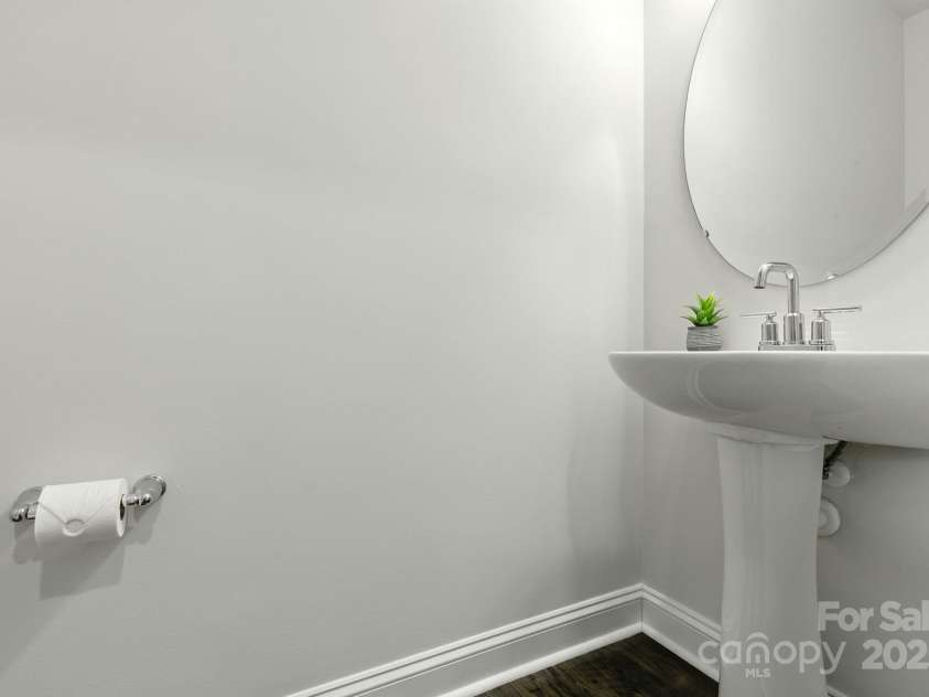 607 Santa Clara Drive, Asheville, NC 28806.  MLS# CAR4297182, YatesRealty ID 35241. Half bath on main level