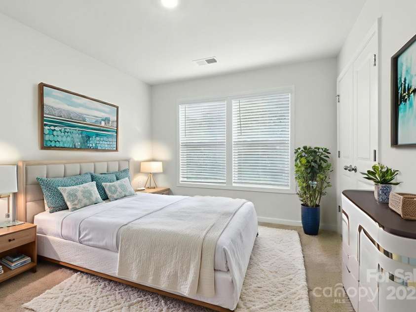 607 Santa Clara Drive, Asheville, NC 28806.  MLS# CAR4297182, YatesRealty ID 35241. Virtually staged bedroom 3