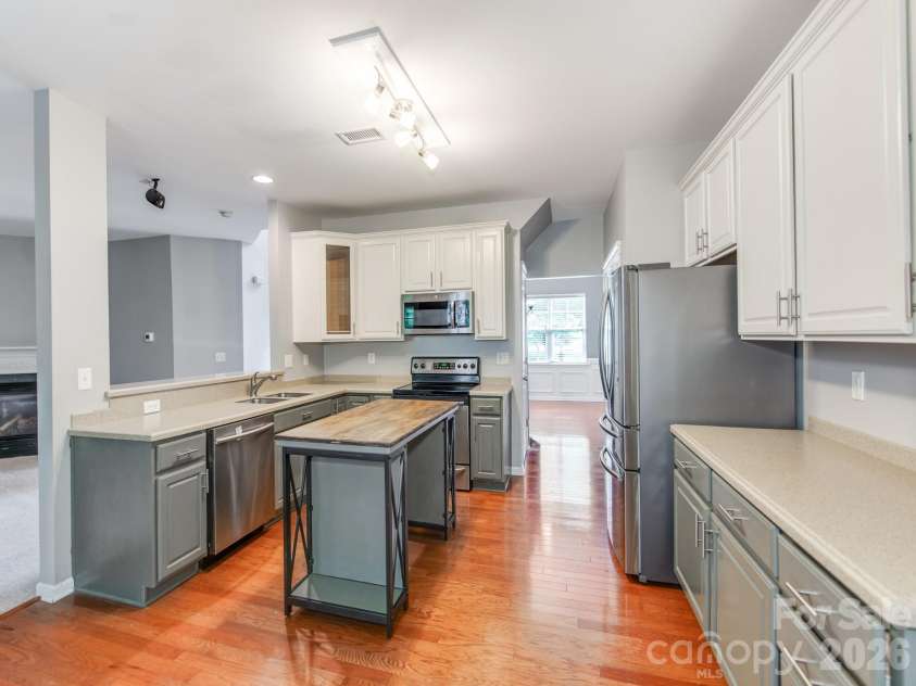 10333 Misty Moss Court, Mint Hill, NC 28227.  MLS# CAR4375838, YatesRealty ID 35242. Kitchen with SS appliances
