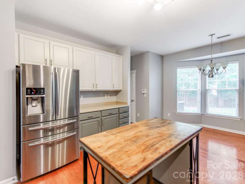 10333 Misty Moss Court, Mint Hill, NC 28227.  MLS# CAR4375838, YatesRealty ID 35242. Kitchen with SS appliances