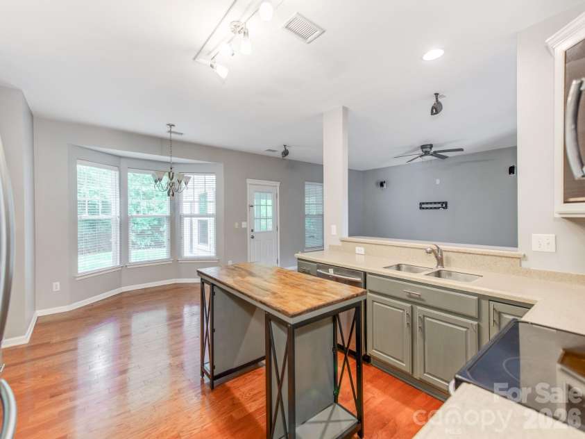 10333 Misty Moss Court, Mint Hill, NC 28227.  MLS# CAR4375838, YatesRealty ID 35242. Kitchen with SS appliances