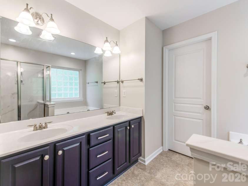 10333 Misty Moss Court, Mint Hill, NC 28227.  MLS# CAR4375838, YatesRealty ID 35242. Primary Bath