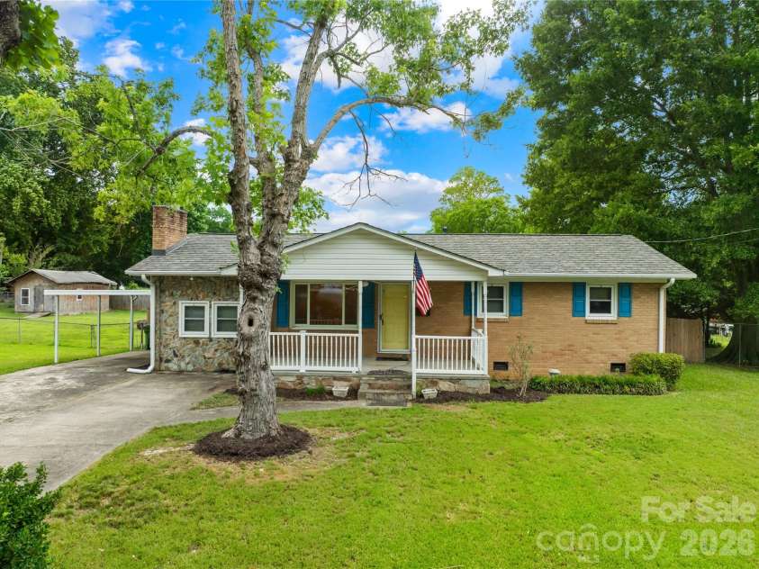 205 Gaddis Drive, Mount Holly, NC 28120.  MLS# CAR4393713, YatesRealty ID 35243. 