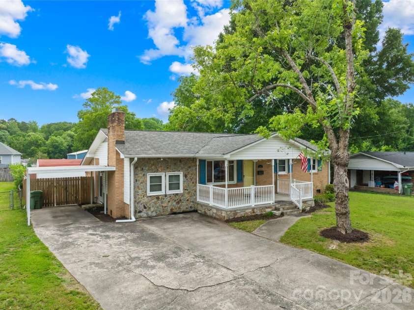 205 Gaddis Drive, Mount Holly, NC 28120.  MLS# CAR4393713, YatesRealty ID 35243. 