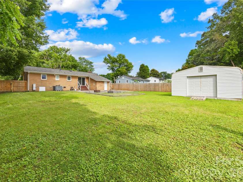 205 Gaddis Drive, Mount Holly, NC 28120.  MLS# CAR4393713, YatesRealty ID 35243. 