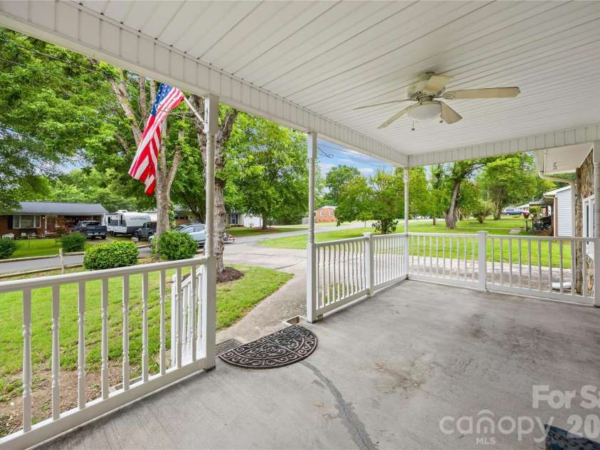 205 Gaddis Drive, Mount Holly, NC 28120.  MLS# CAR4393713, YatesRealty ID 35243. 