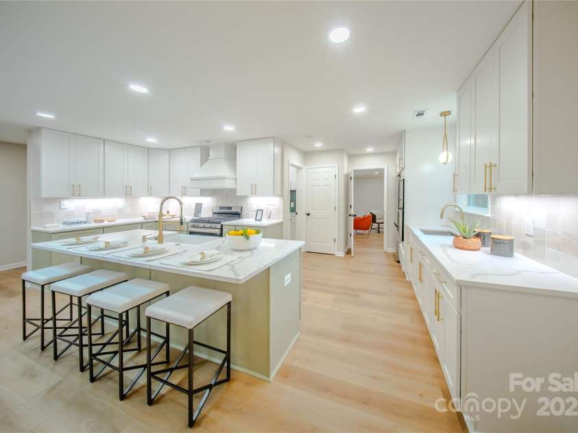 7159 Moss Point Drive, Charlotte, NC 28277.  MLS# CAR4285806, YatesRealty ID 35243. 