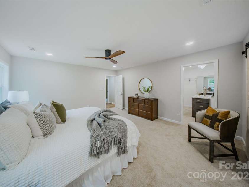 7159 Moss Point Drive, Charlotte, NC 28277.  MLS# CAR4285806, YatesRealty ID 35243. 