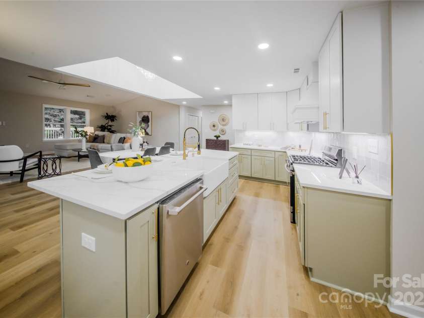 7159 Moss Point Drive, Charlotte, NC 28277.  MLS# CAR4285806, YatesRealty ID 35243. 